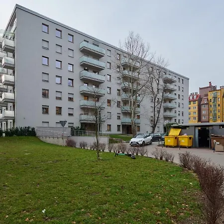 Na Szancach With Balcony By Renters 아파트 *