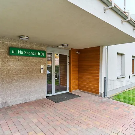 Na Szancach With Balcony By Renters 아파트 브로츠와프